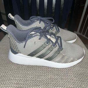 Adidas Questar Flow Womens Sneakers Size 7